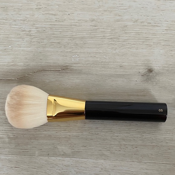 Tom Ford Luxurious Gold and Black Makeup Brush - Picture 2 of 2